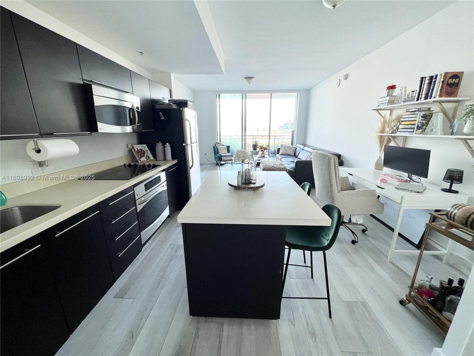 IVY at Riverfront Unit 1108 condo rented at 90 SW 3rd St # 1108, Miami FL 33130