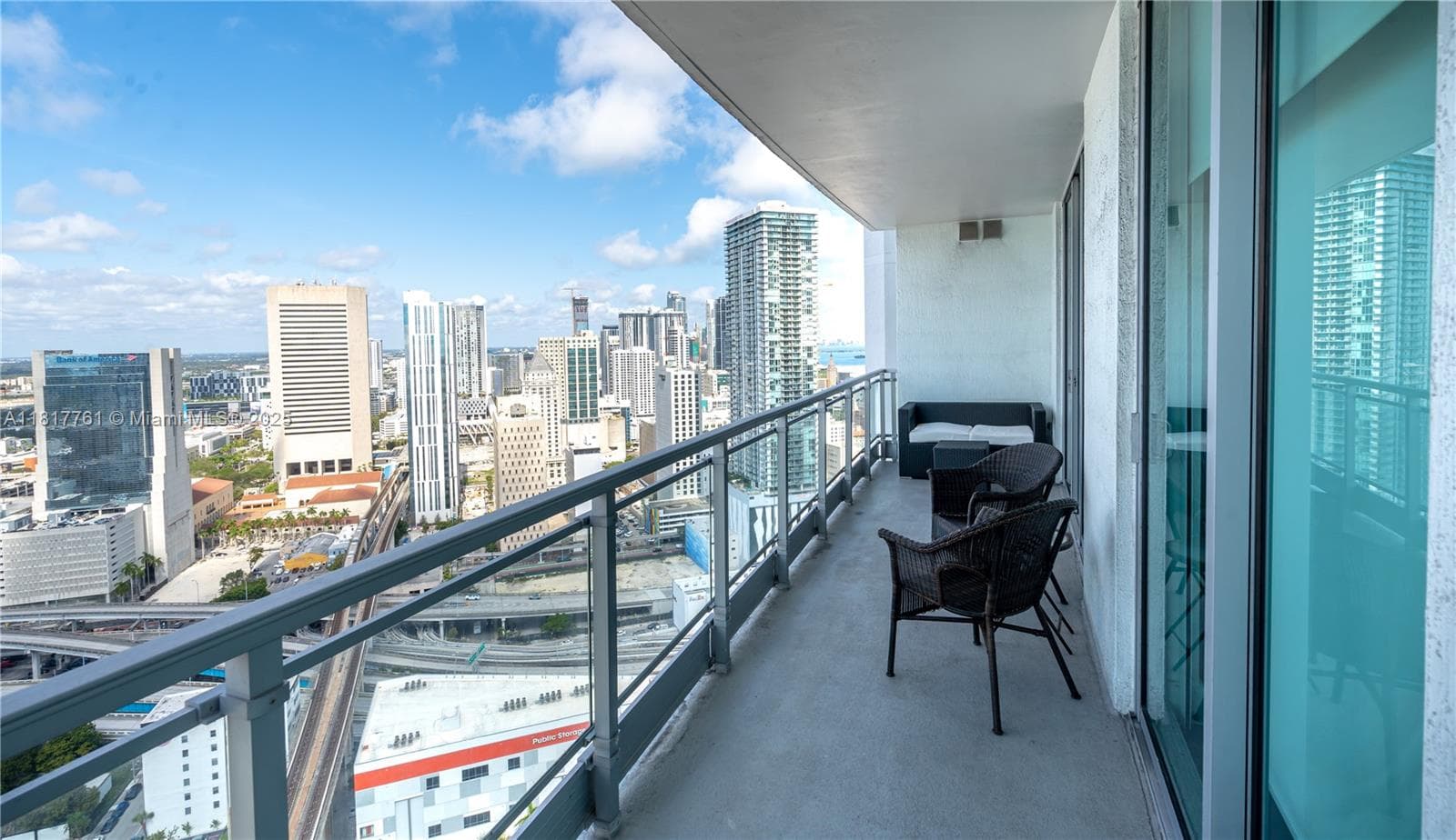 IVY at Riverfront Unit 3707 condo rented at 90 SW 3rd St # 3707, Miami FL 33130