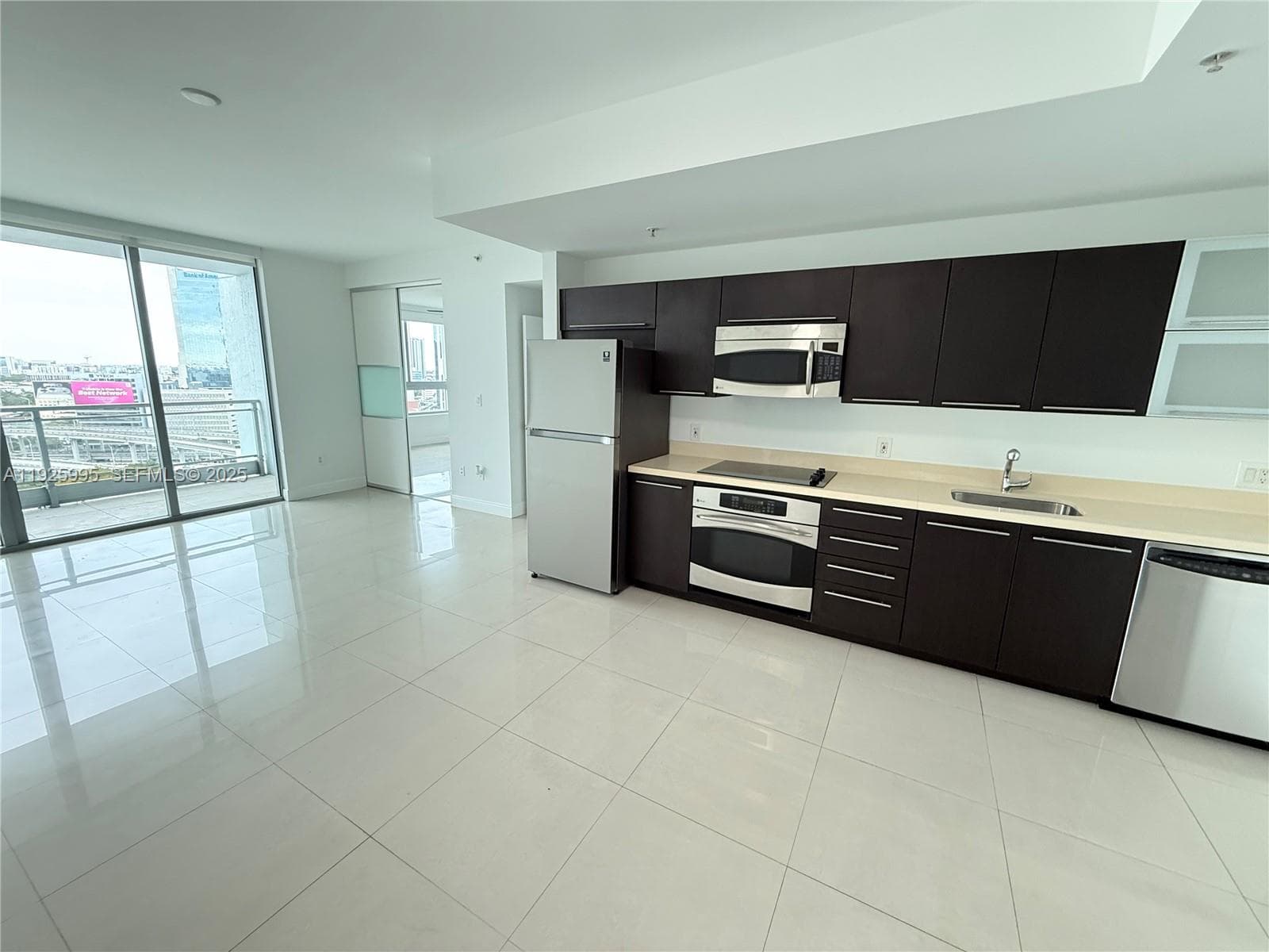 IVY at Riverfront Unit 1809 condo rented at 90 SW 3rd St # 1809, Miami FL 33130