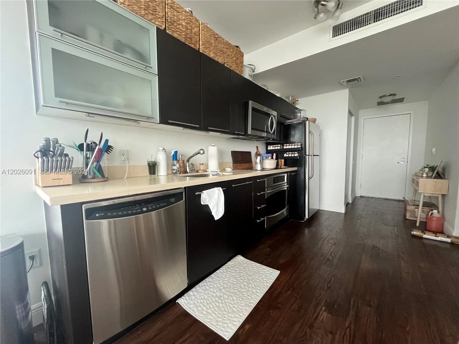 IVY at Riverfront Unit 1705 condo pending at 90 SW 3rd St # 1705, Miami FL 33130